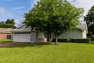 1309 Mercedes St, Benbrook, TX 76126 - Photo 5