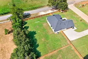 302 Grace Ln, Athens, TX 75751 - Photo 37
