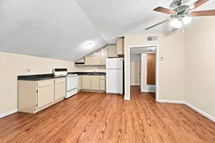 410 W Franklin St, Waxahachie, TX 75165 - Photo 1