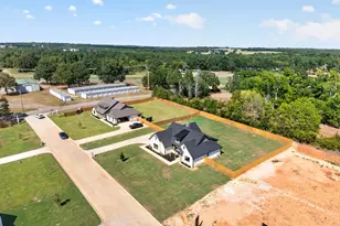 305 Grace Ln, Athens, TX 75751 - Photo 37