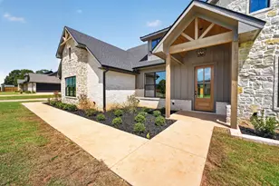 305 Grace Ln, Athens, TX 75751 - Photo 5