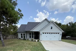 115 E 8th St, Weatherford, TX 76086 - Photo 1