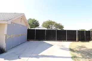 1701 Running River Rd, Garland, TX 75044 - Photo 31