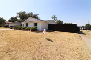 1701 Running River Rd, Garland, TX 75044 - Photo 3