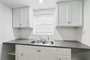 5341 Ash Ln, Dallas, TX 75223 - Photo 3