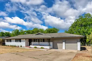 4516 Rolling Hills Dr, Fort Worth, TX 76119 - Photo 3