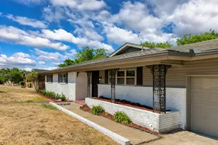 4516 Rolling Hills Dr, Fort Worth, TX 76119 - Photo 5