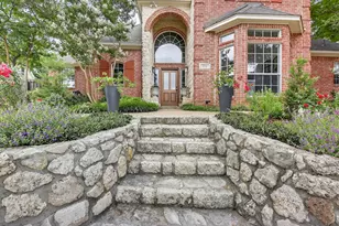 816 Lakeview Ct E, Crowley, TX 76036 - Photo 1