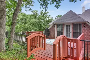 816 Lakeview Ct E, Crowley, TX 76036 - Photo 33