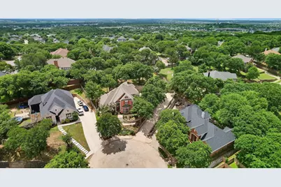 816 Lake View Court E, Crowley, TX 76036 - Photo 39