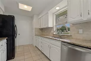 2013 Pleasant Valley Dr, Plano, TX 75023 - Photo 11