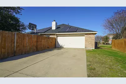 620 Azalea, Glenn Heights, TX 75154 - Photo 25