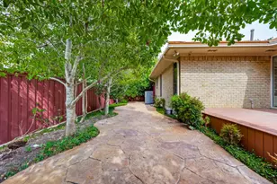 6153 Danbury Ln, Dallas, TX 75214 - Photo 35