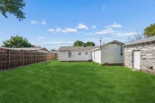 809 E Wall St, Grapevine, TX 76051 - Photo 9