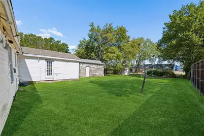 809 E Wall Street, Grapevine, TX 76051 - Photo 7
