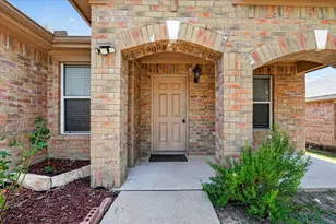 4008 Mantis St, Fort Worth, TX 76106 - Photo 3