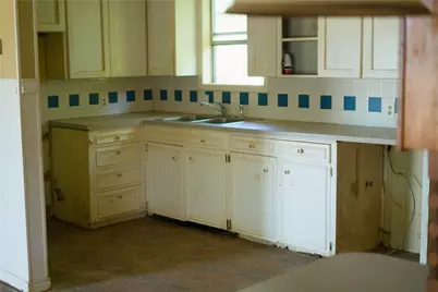 2007 W Commerce Street, San Saba, TX 76877 - Photo 13