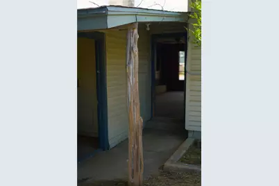2007 W Commerce Street, San Saba, TX 76877 - Photo 5