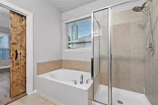 1512 Greenbrier Dr, Van Alstyne, TX 75495 - Photo 5