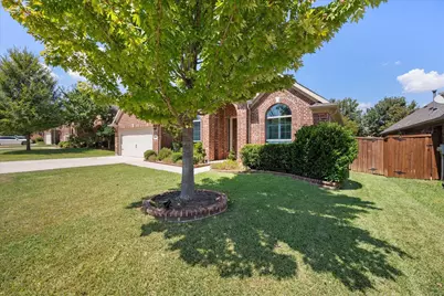 617 Newchester Drive, Roanoke, TX 76262 - Photo 3