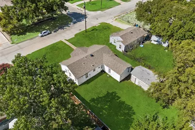 809 E Wall Street, Grapevine, TX 76051 - Photo 5