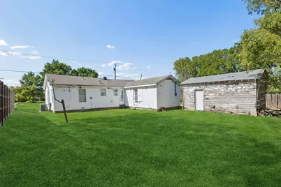 809 E Wall Street, Grapevine, TX 76051 - Photo 9