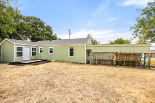 207 E 4th St, Weatherford, TX 76086 - Photo 27