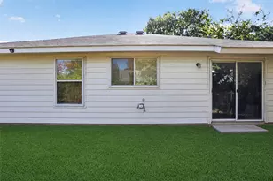 2752 Maegen Cir, Fort Worth, TX 76112 - Photo 3