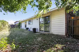 2752 Maegen Cir, Fort Worth, TX 76112 - Photo 31
