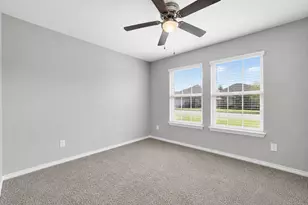 1200 Fairbanks Dr, Ennis, TX 75119 - Photo 9