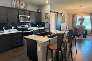1200 Fairbanks Dr, Ennis, TX 75119 - Photo 5