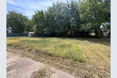 1002 Shenandoah Drive, Arlington, TX 76014 - Photo 15