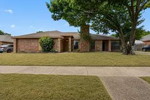 724 Lemons St, Cedar Hill, TX 75104 - Photo 1