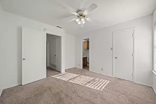 929 W Hickory St, Denton, TX 76201 - Photo 13