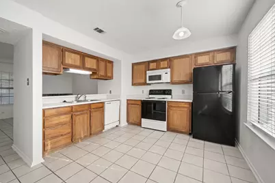 929 W Hickory Street #A2, Denton, TX 76201 - Photo 5