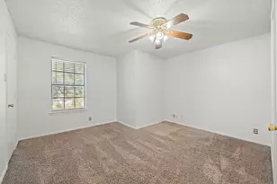 929 W Hickory St, Denton, TX 76201 - Photo 17