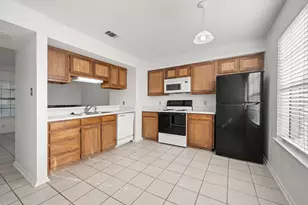 929 W Hickory St, Denton, TX 76201 - Photo 5