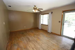 306 S Austin St, Wolfe City, TX 75496 - Photo 7