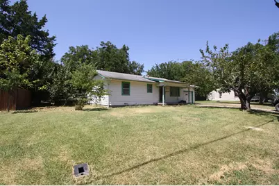 306 S Austin Street, Wolfe City, TX 75496 - Photo 3