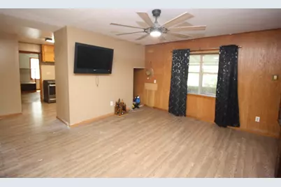 306 S Austin Street, Wolfe City, TX 75496 - Photo 17