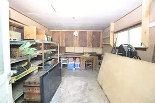 306 S Austin St, Wolfe City, TX 75496 - Photo 21