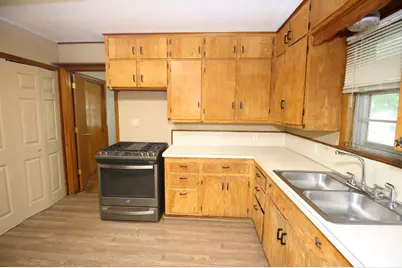 306 S Austin Street, Wolfe City, TX 75496 - Photo 11
