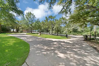 451 Cooks Lane, Fort Worth, TX 76120 - Photo 31