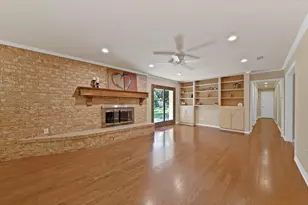 451 Cooks Ln, Fort Worth, TX 76120 - Photo 11