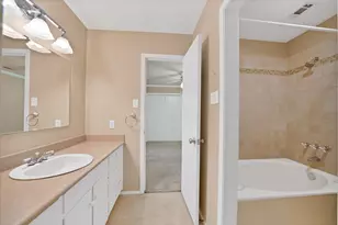 451 Cooks Ln, Fort Worth, TX 76120 - Photo 27