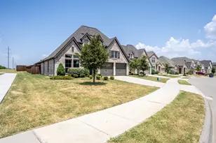340 Moonvine Dr, Little Elm, TX 75068 - Photo 3