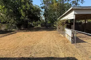1217 W Walker St, Denison, TX 75020 - Photo 19