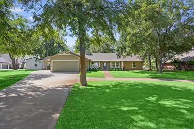 172 Brazos Point Drive, Waco, TX 76705 - Photo 1