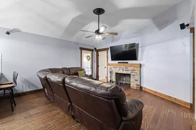1060 Parkhill Avenue, Saginaw, TX 76179 - Photo 5