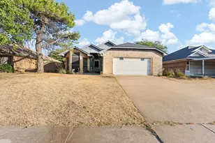 1060 Parkhill Ave, Saginaw, TX 76179 - Photo 1